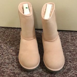 Uggs - baby pink - like new